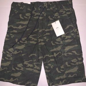 Cotton on Surplus cargo short